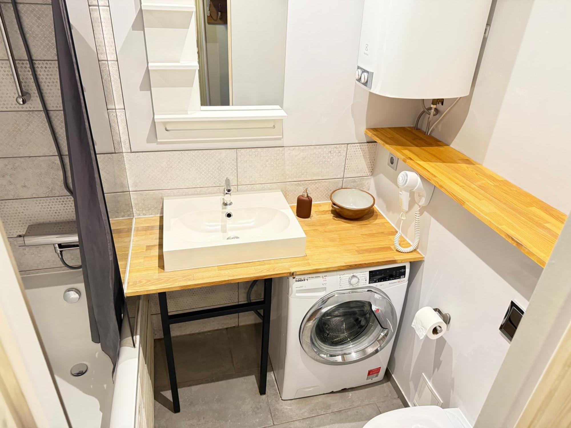 Baltic Design Apartments With Free Parking And Self Check In リガ エクステリア 写真
